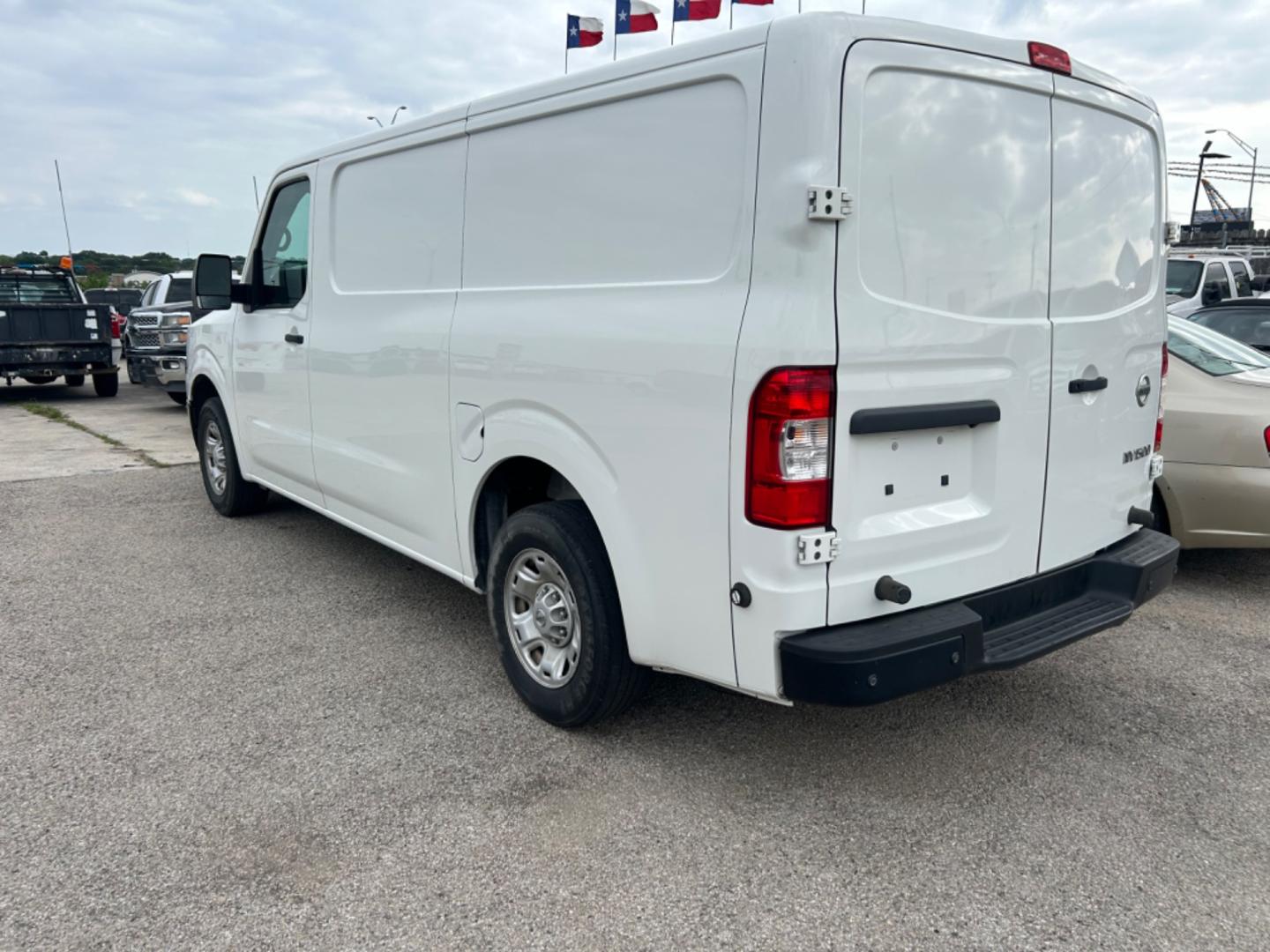 2018 White Nissan NV Cargo (1N6BF0KM6JN) with an 4.0L V6 F DOHC 24V engine, Automatic transmission, located at 1687 Business 35 S, New Braunfels, TX, 78130, (830) 625-7159, 29.655487, -98.051491 - Photo#8